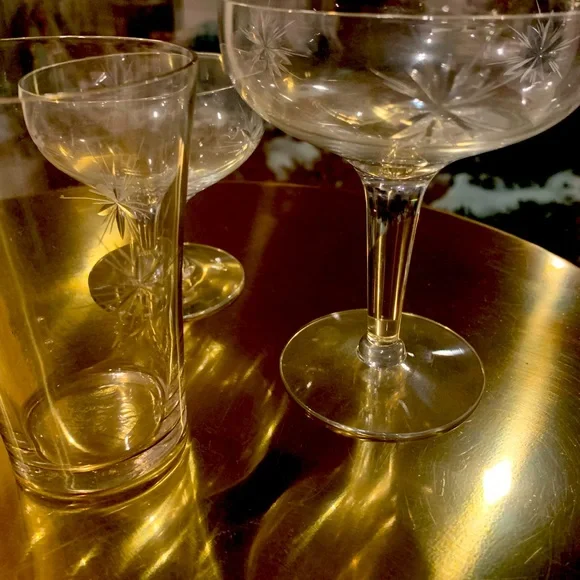 Fostoria sunburst juice, small coupe, large coupe glasses - Picture 6 of 9